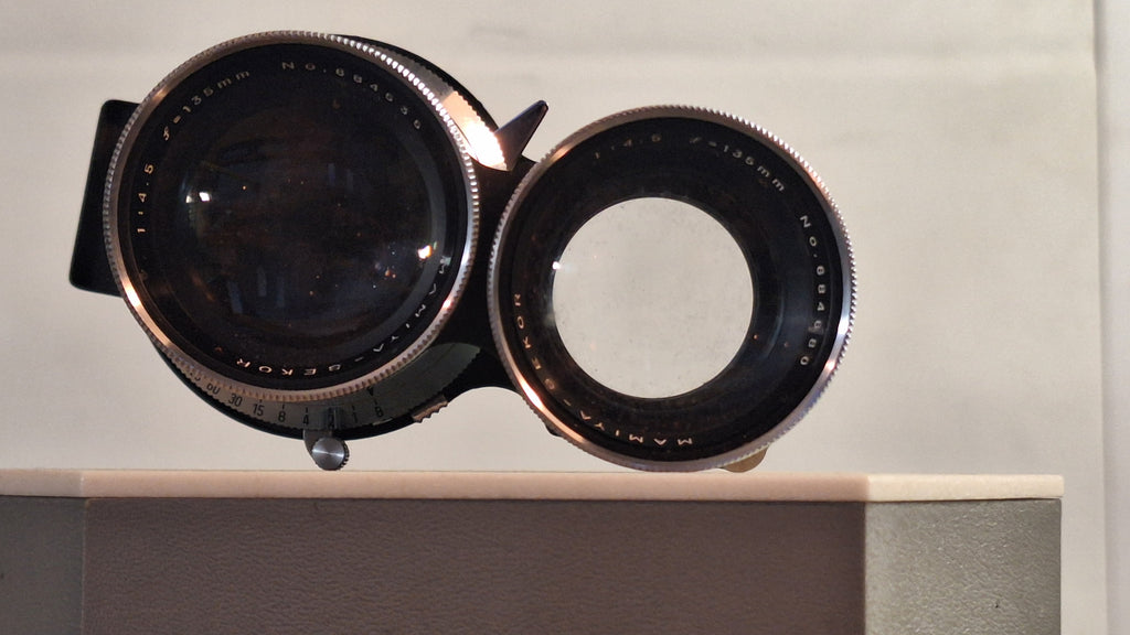 Mamiya-Sekor 135mm f/4.5 TLR lens with an integrated Seikosha-S shutter – foto 2