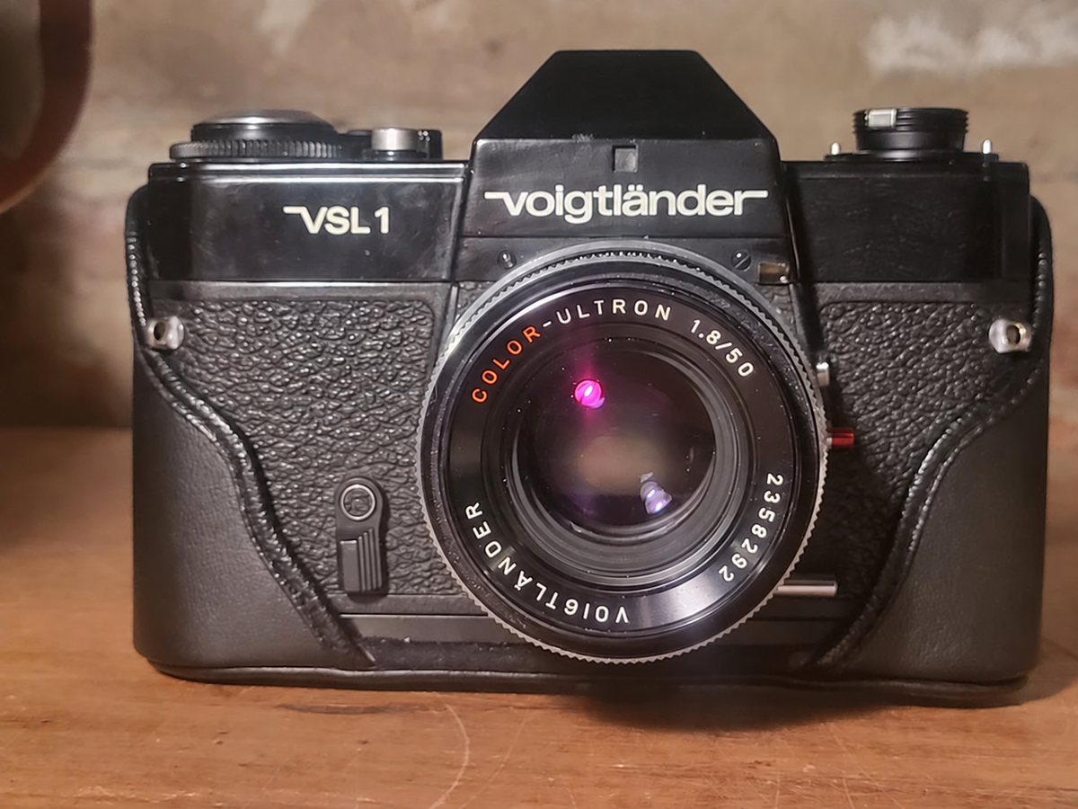 Voigtländer VSL 1 35mm SLR met Color-Ultron 50mm f/1.8