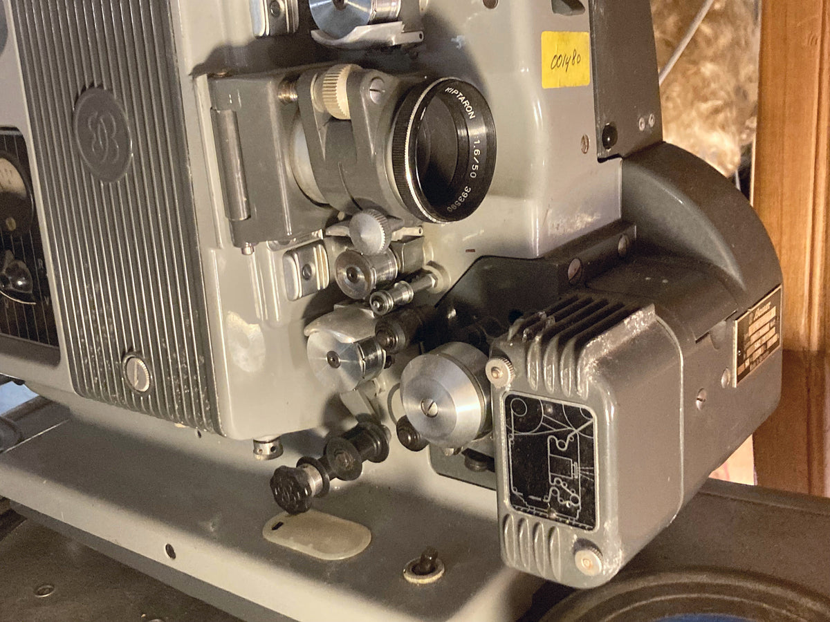 Bauer P5 16mm filmprojector met Kiptaron lens en originele transportkoffer – foto 4 van 7