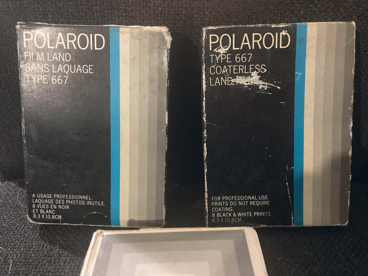 Drie vintage Polaroid filmpakken Type 667 en Type 87 zwart-wit, verlopen 1981 – foto 2 van 5