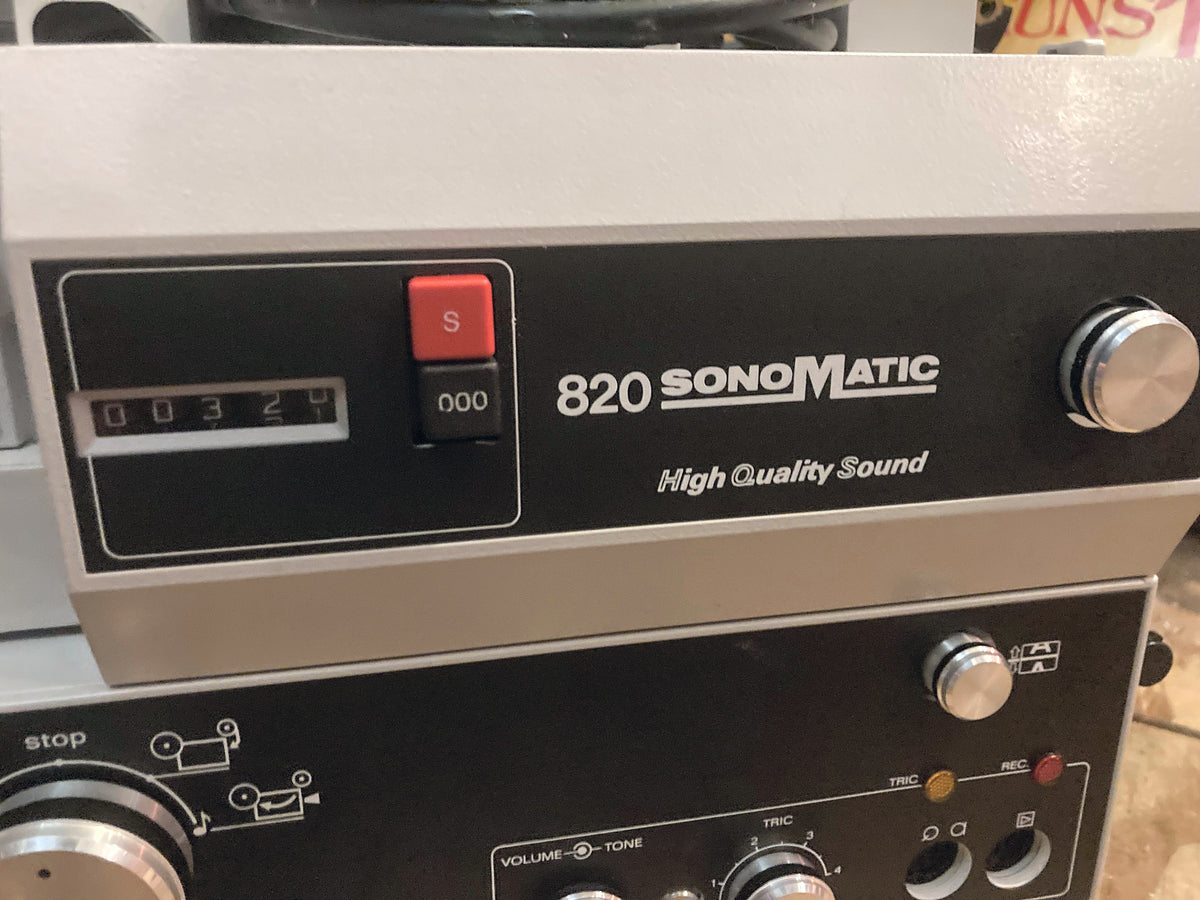 Eumig 820 Sonomatic Super 8 geluidsfilmprojector met zoomlens – foto 2 van 4