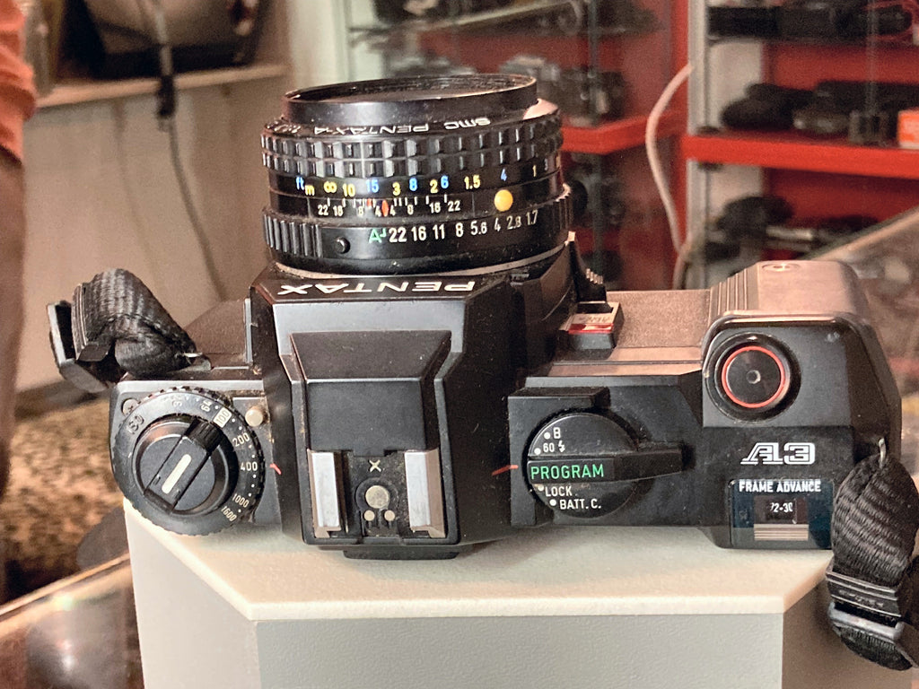 Pentax A3 spiegelreflexcamera met SMC Pentax-A 50mm f/1.7 lens – foto 3 van 3