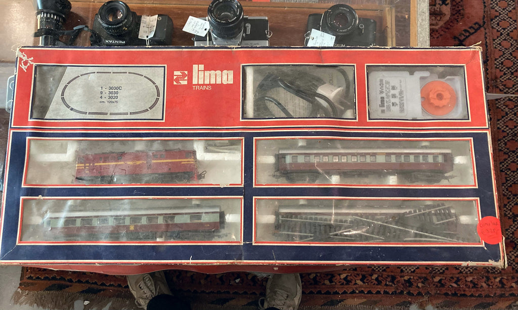 Lima H0 elektrische treinset met locomotief, rijtuigen, transformator en extra rails – foto 1