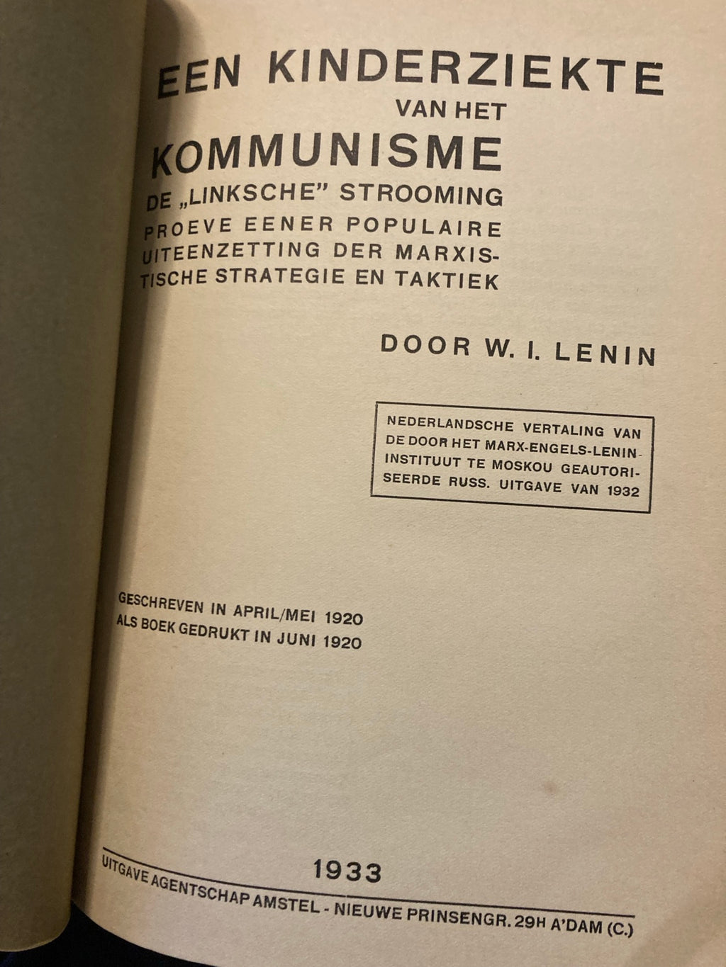 Titelpagina van Een kinderziekte van het communisme uit 1933