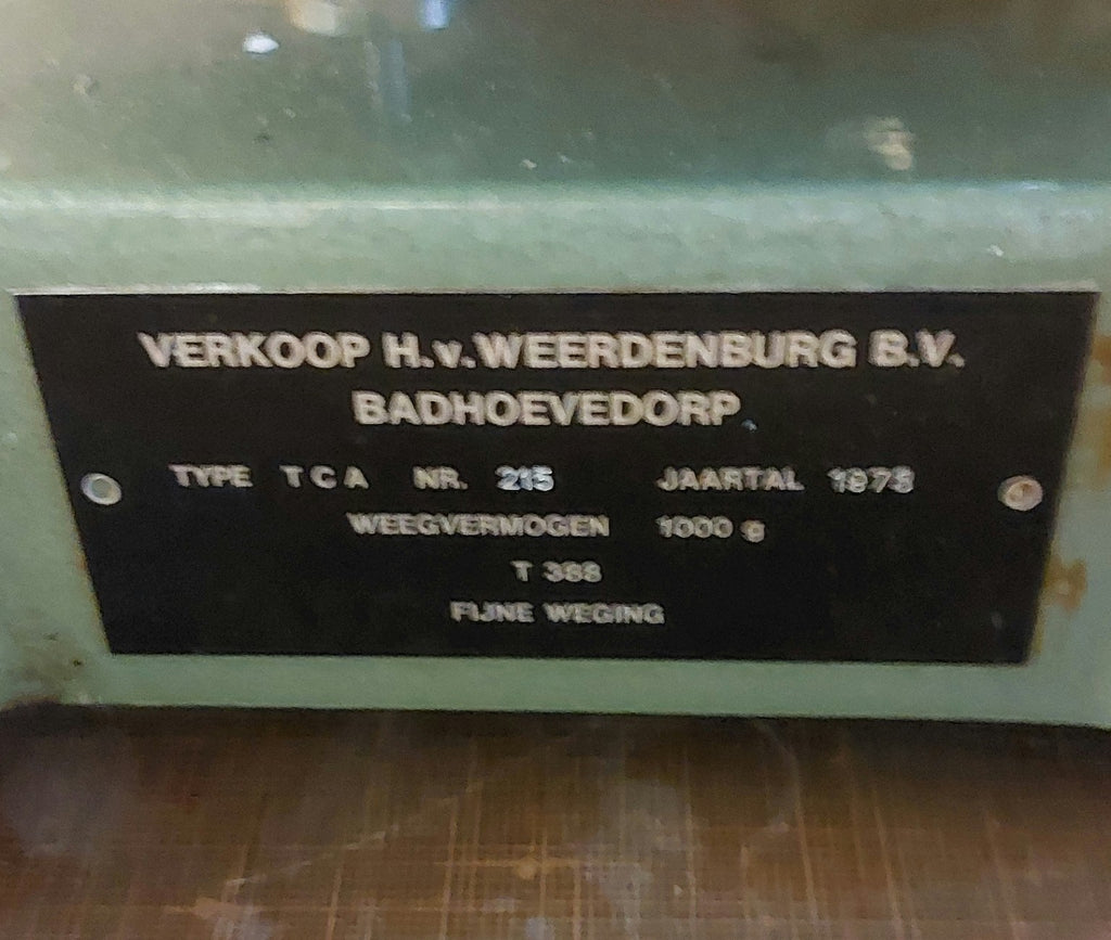 Typeplaat TCA nummer 215 bouwjaar 1975 weegvermogen 1000 gram