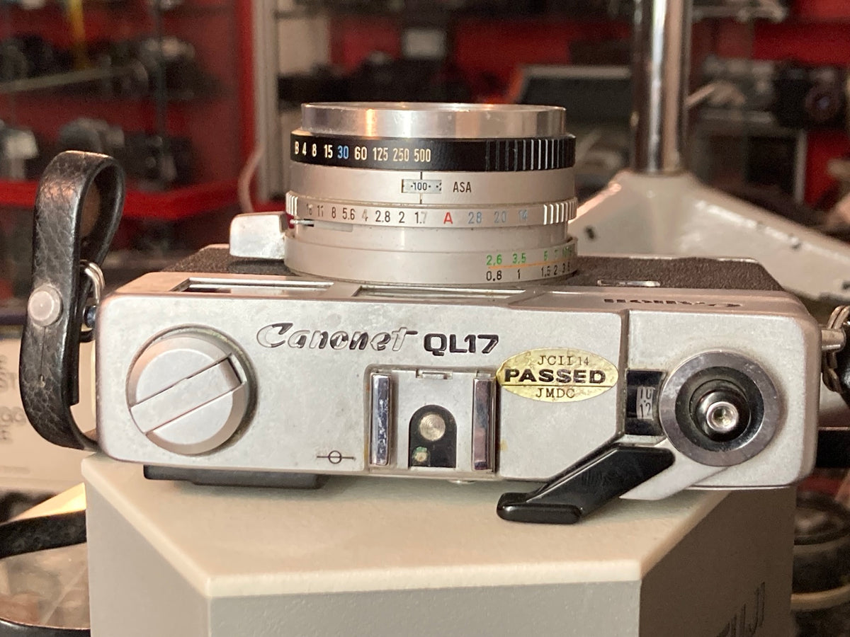 Bovenaanzicht met bediening en Canonet QL17-aanduiding