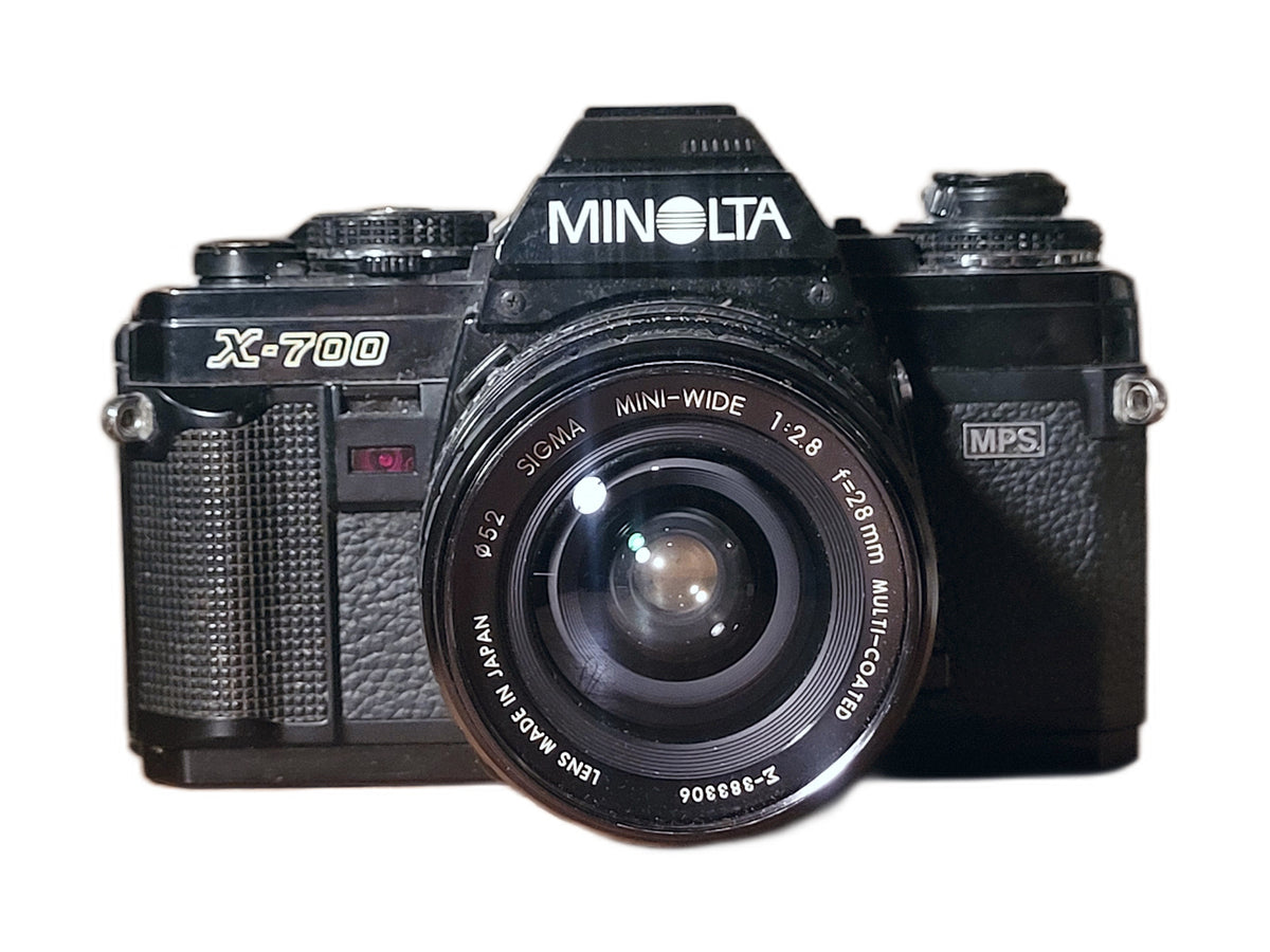 Minolta X-700 MPS met Sigma Mini-Wide 28mm f/2.8 – vintage analoge camera bij De Majum Rotterdam