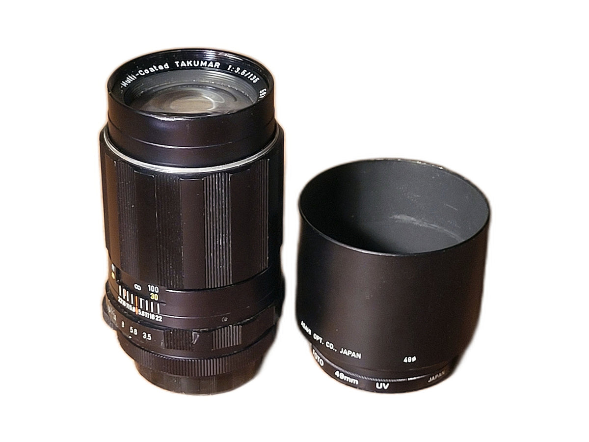 Asahi SMC Takumar 135mm f/3.5 telelens M42 met zonnekap en UV-filter