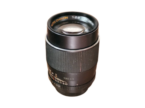 Auto Chinon 135mm f/2.8 Telelens – Vintage Manual Focus Lens M42 – vintage objectief voor analoge fotografie bij De Majum Rotterdam