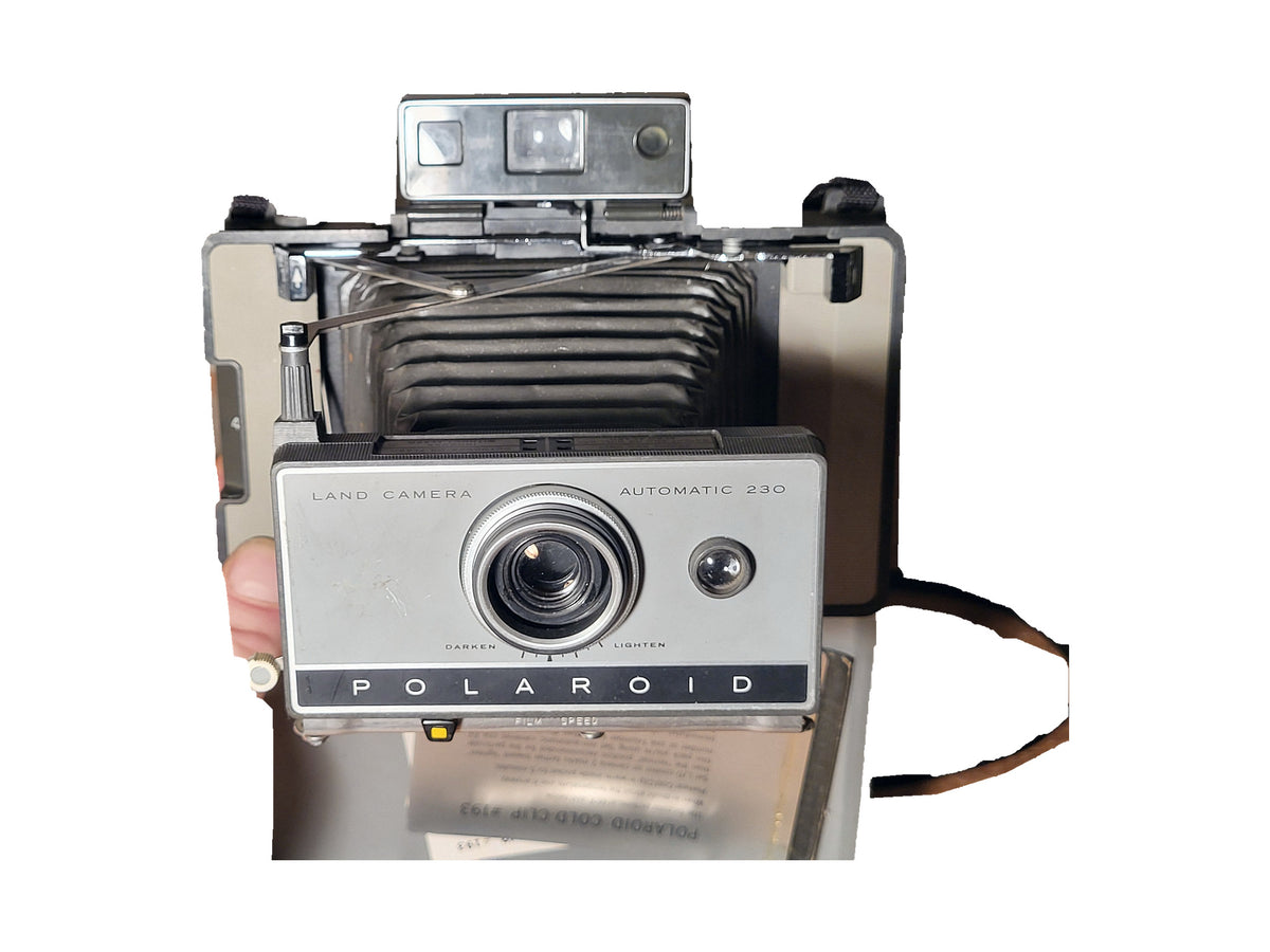 Polaroid Land Camera Automatic 230 – Vintage Vouwcamera / Packfilm Camera – vintage analoge camera bij De Majum Rotterdam