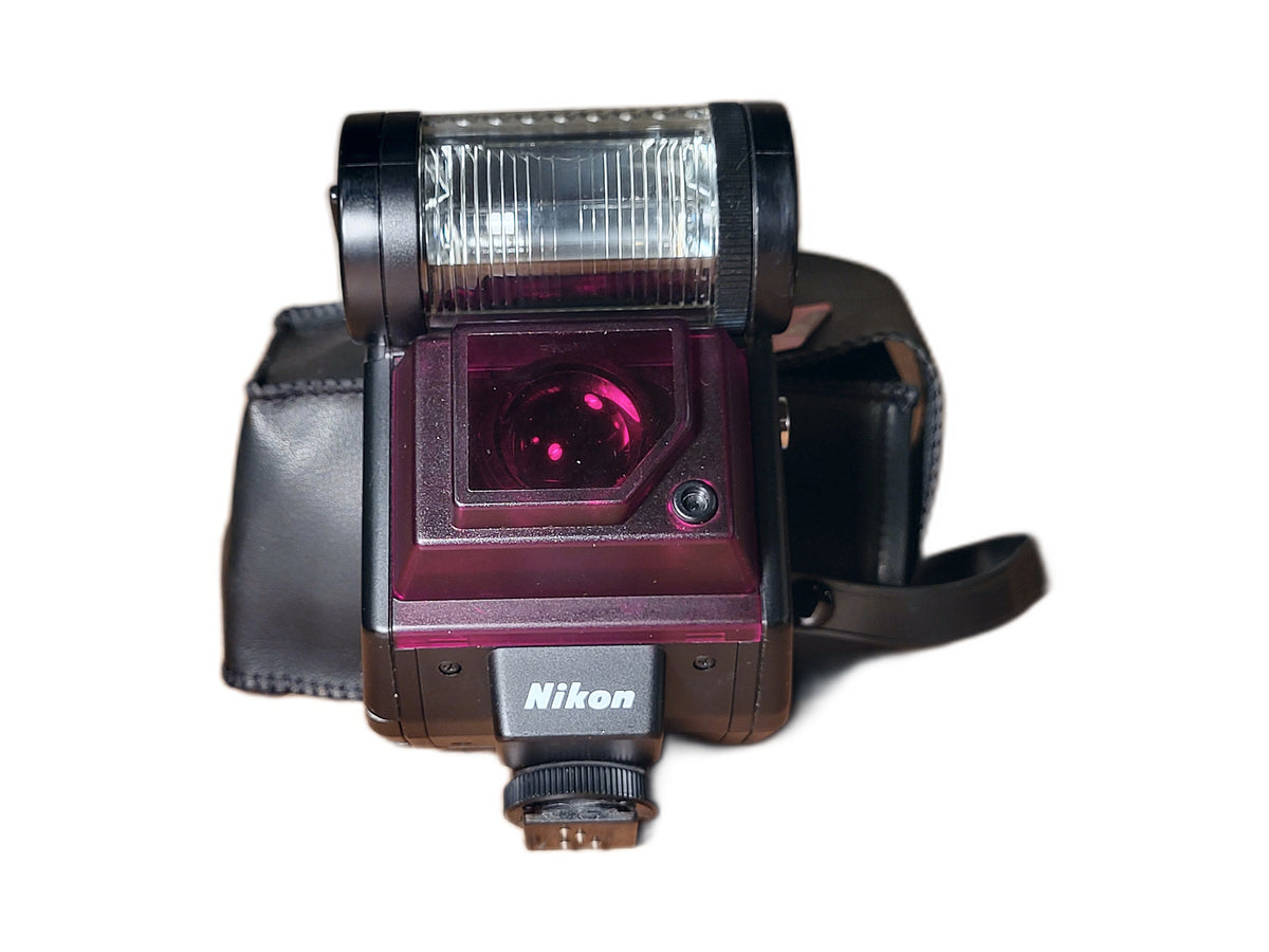 Nikon Speedlight SB-20 flitser met hoes – vintage analoge camera bij De Majum Rotterdam