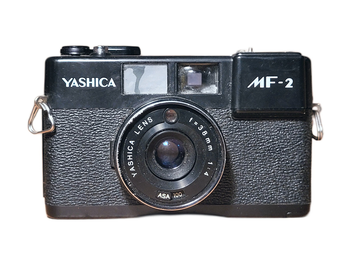 Yashica MF-2 35mm analoge camera met 4/38mm lens – vintage analoge camera bij De Majum Rotterdam