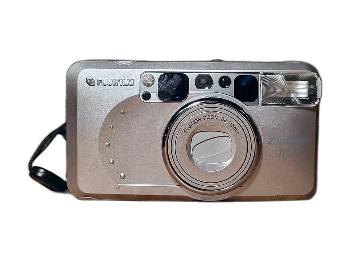 Fujifilm Zoom Date 115S 35mm compact camera met 38-115mm Fujinon zoomlens – vintage analoge camera bij De Majum Rotterdam