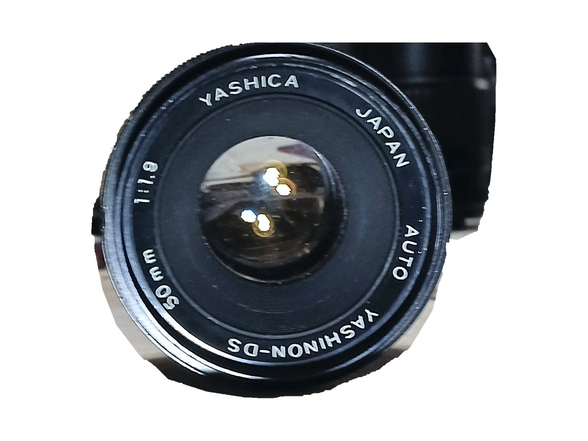 Yashica Auto Yashinon-DS 50mm f/1.9 – Vintage M42 Lens