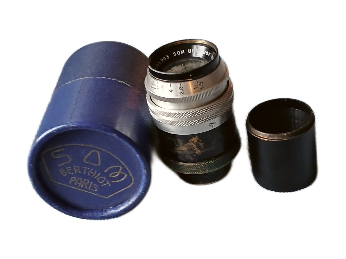 SOM Berthiot Cinor B 35mm f/1.9 met originele blauwe koker en zonnekap – foto 3 van 4