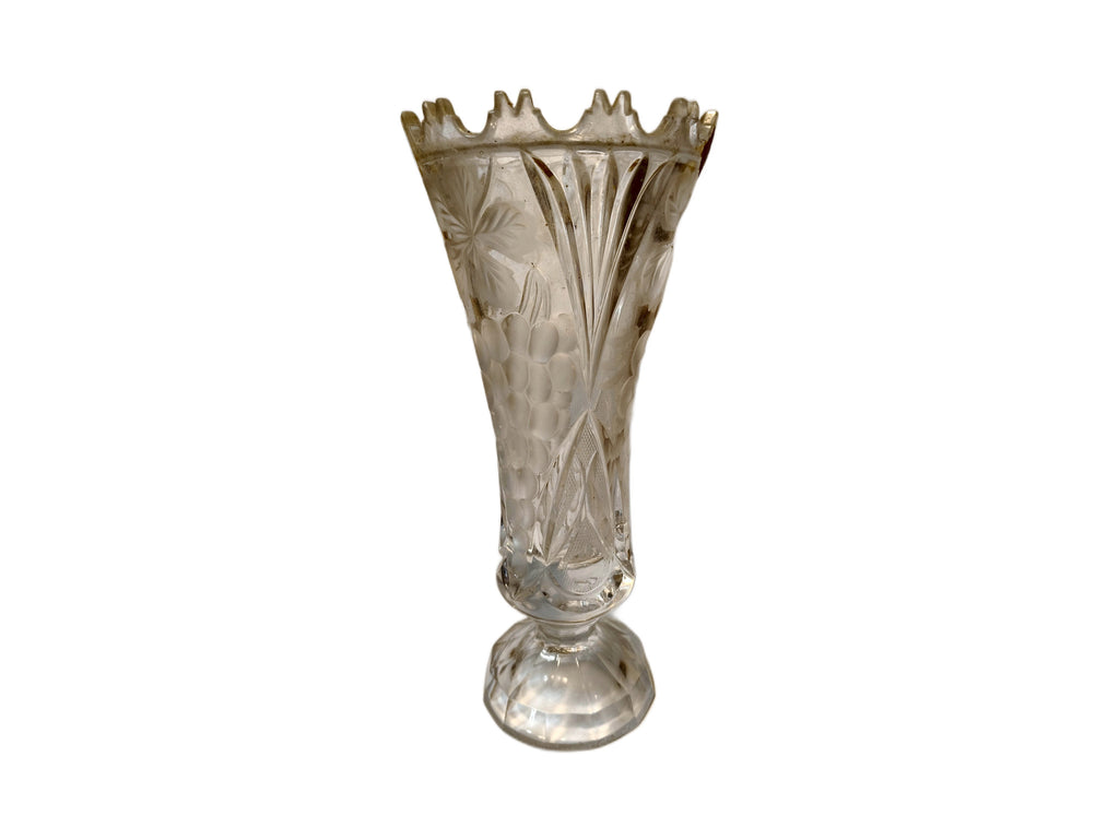 Vintage handgeslepen loodkristallen vaas met bloem- en druivendecor – foto 3 van 3