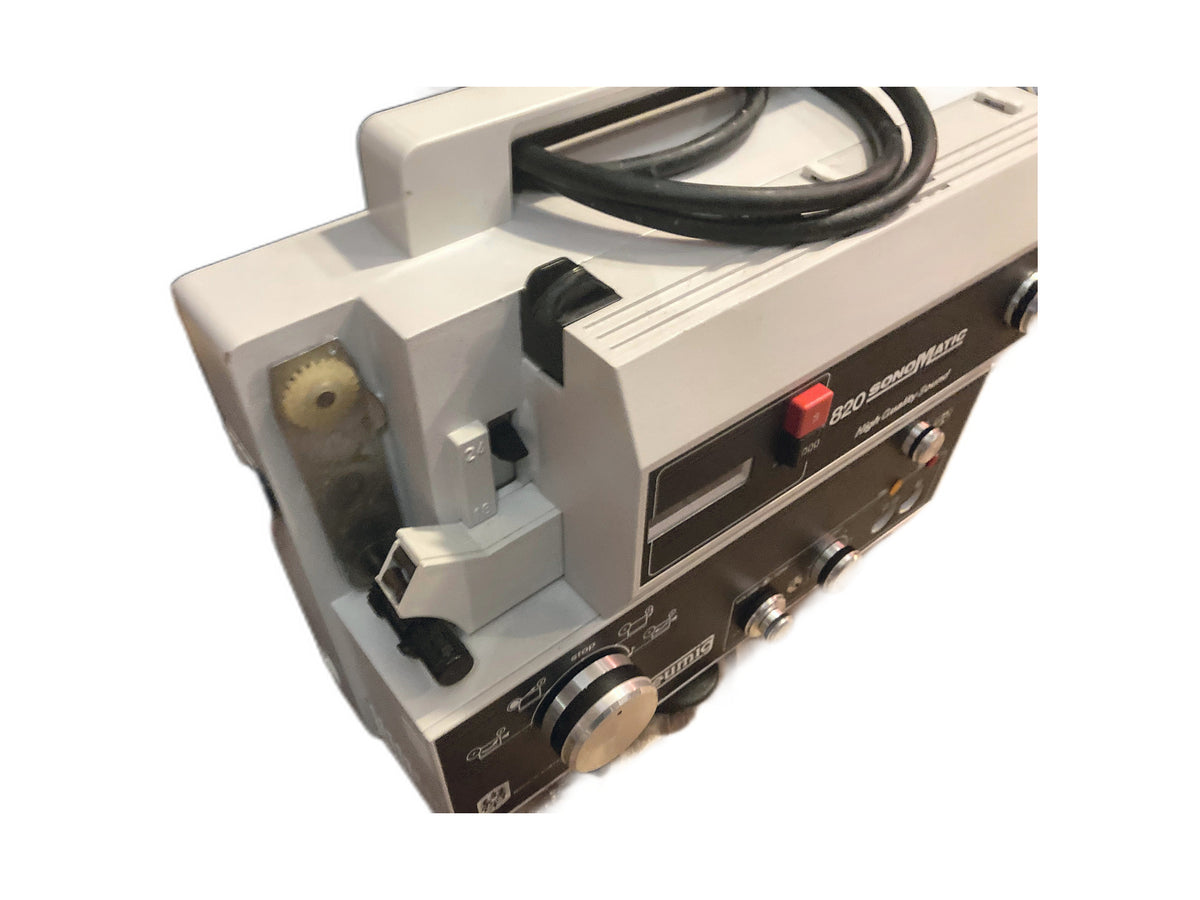 Eumig 820 Sonomatic Super 8 geluidsfilmprojector met zoomlens – foto 3 van 4