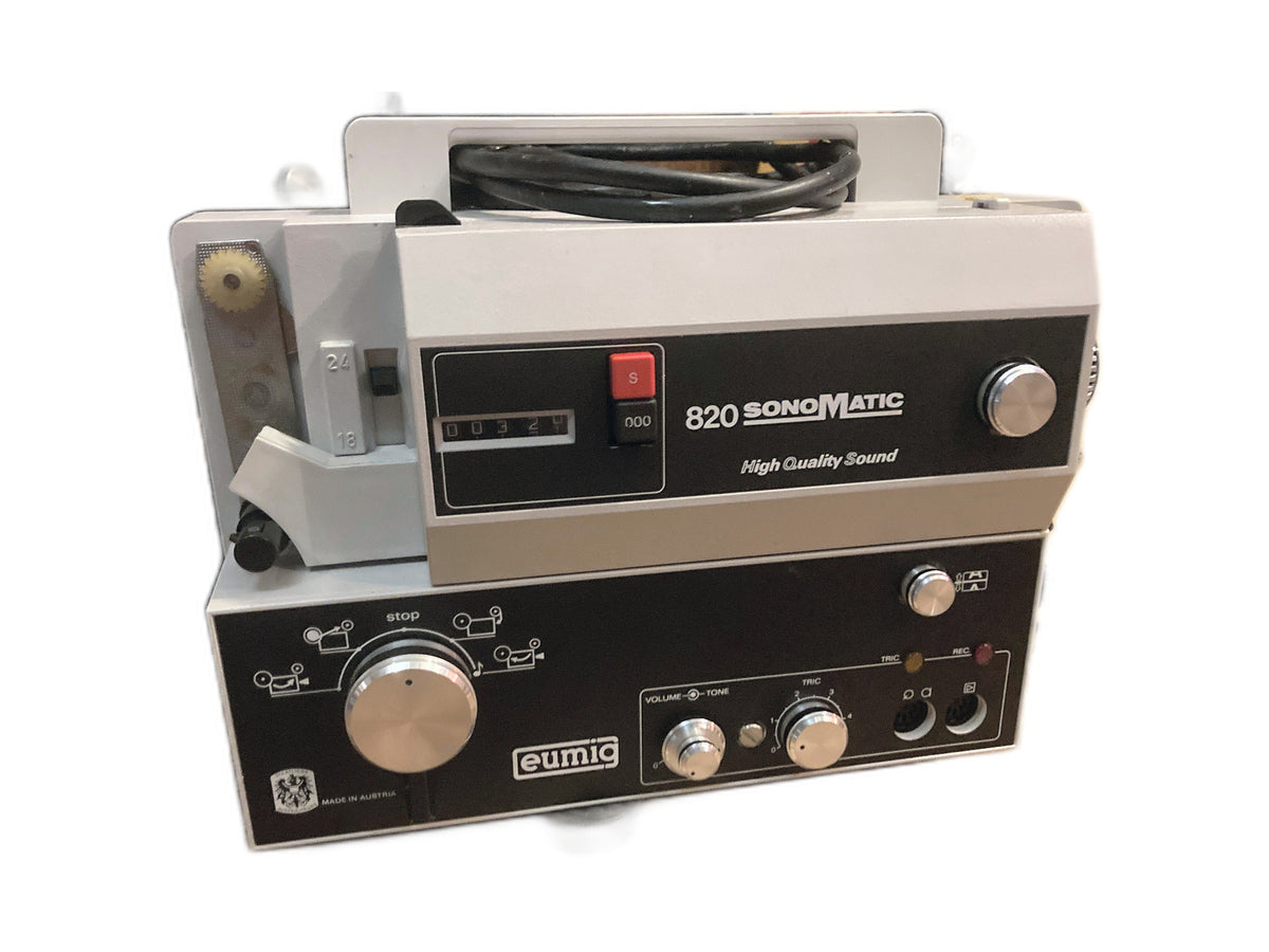Eumig 820 Sonomatic Super 8 geluidsfilmprojector met zoomlens – foto 1 van 4
