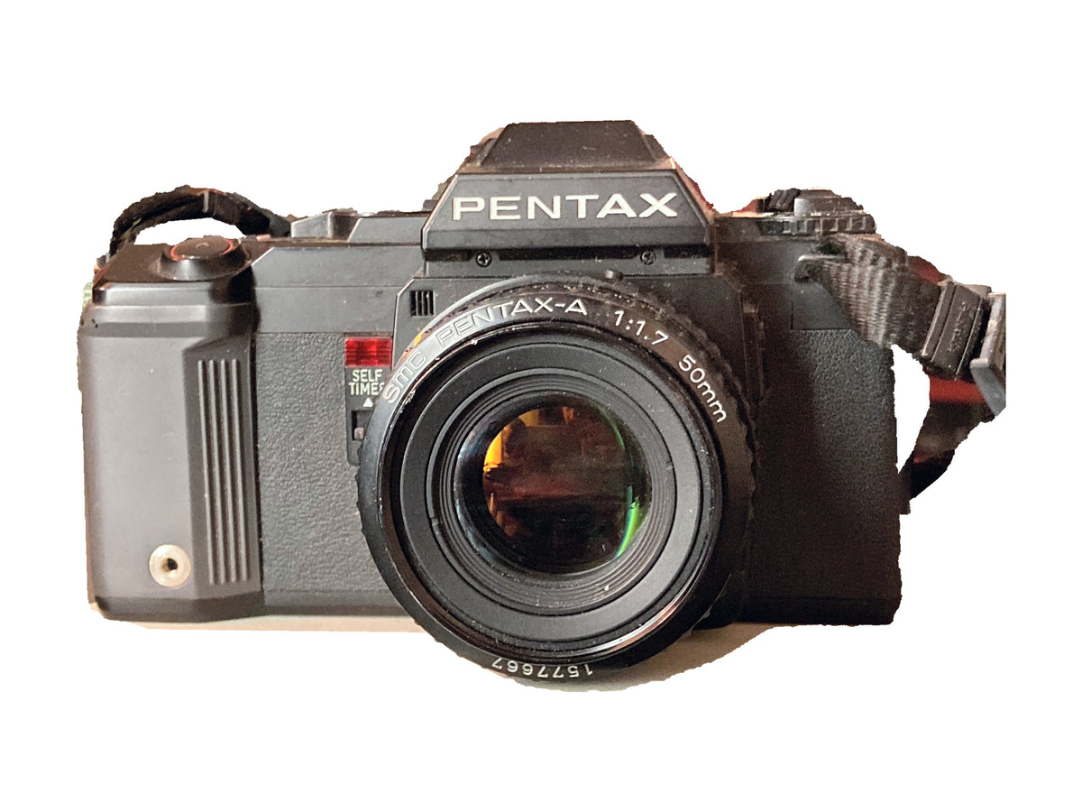 Pentax A3 spiegelreflexcamera met SMC Pentax-A 50mm f/1.7 lens – foto 1 van 3