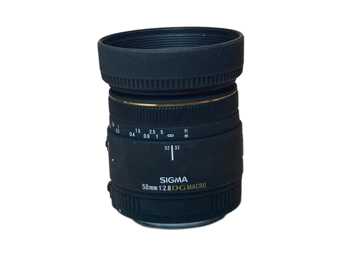Sigma 50mm f/2.8 DG Macro-objectief, zijaanzicht