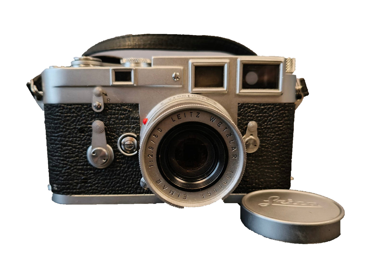Leica M3 met Elmar 50 mm f/2.8 en lensdop
