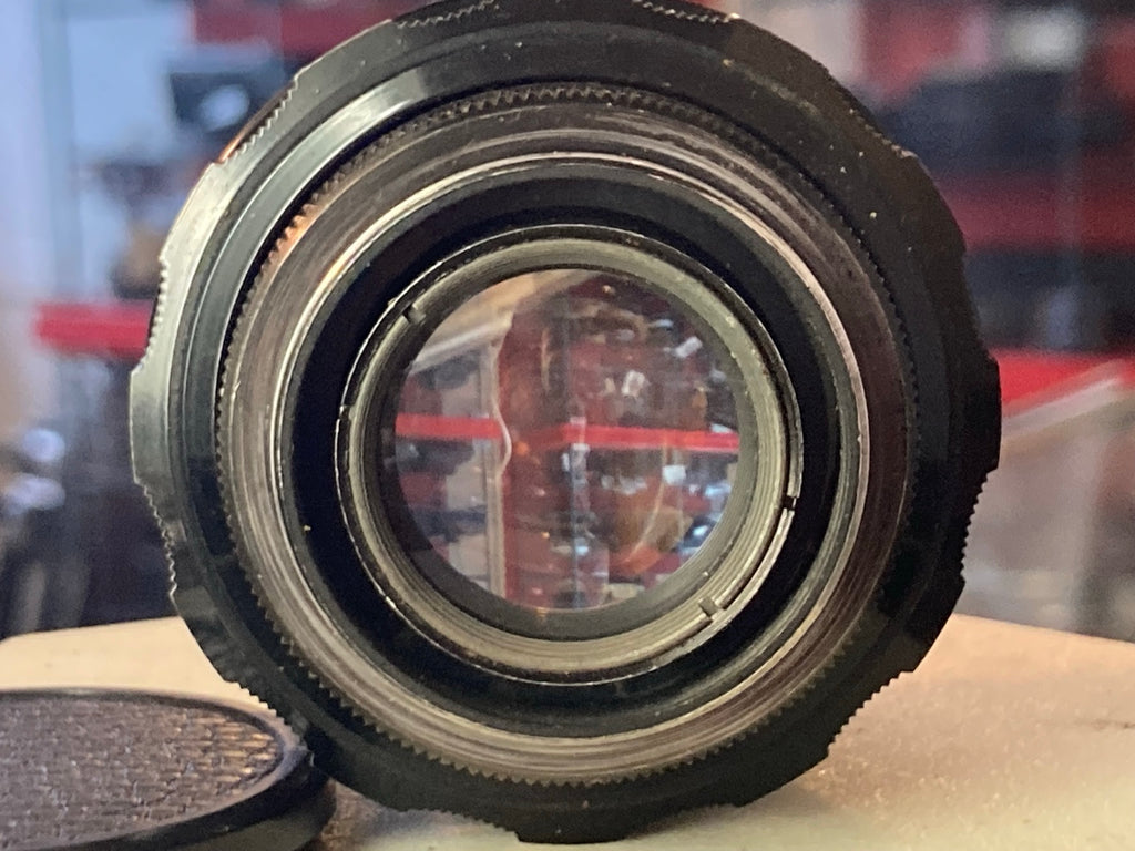 Helios-44 M39-lens, zijaanzicht en scherpstelring