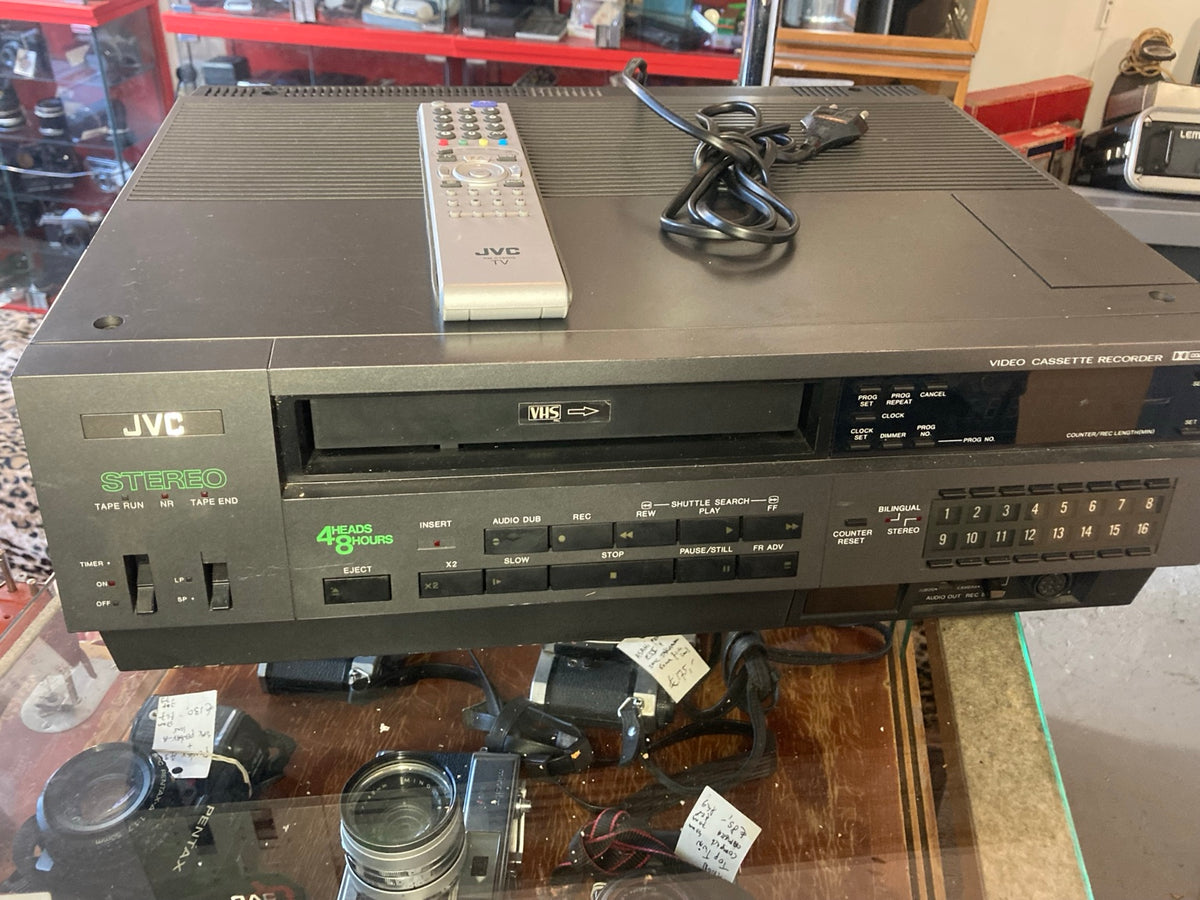 JVC VHS-videorecorder met vier koppen, vooraanzicht