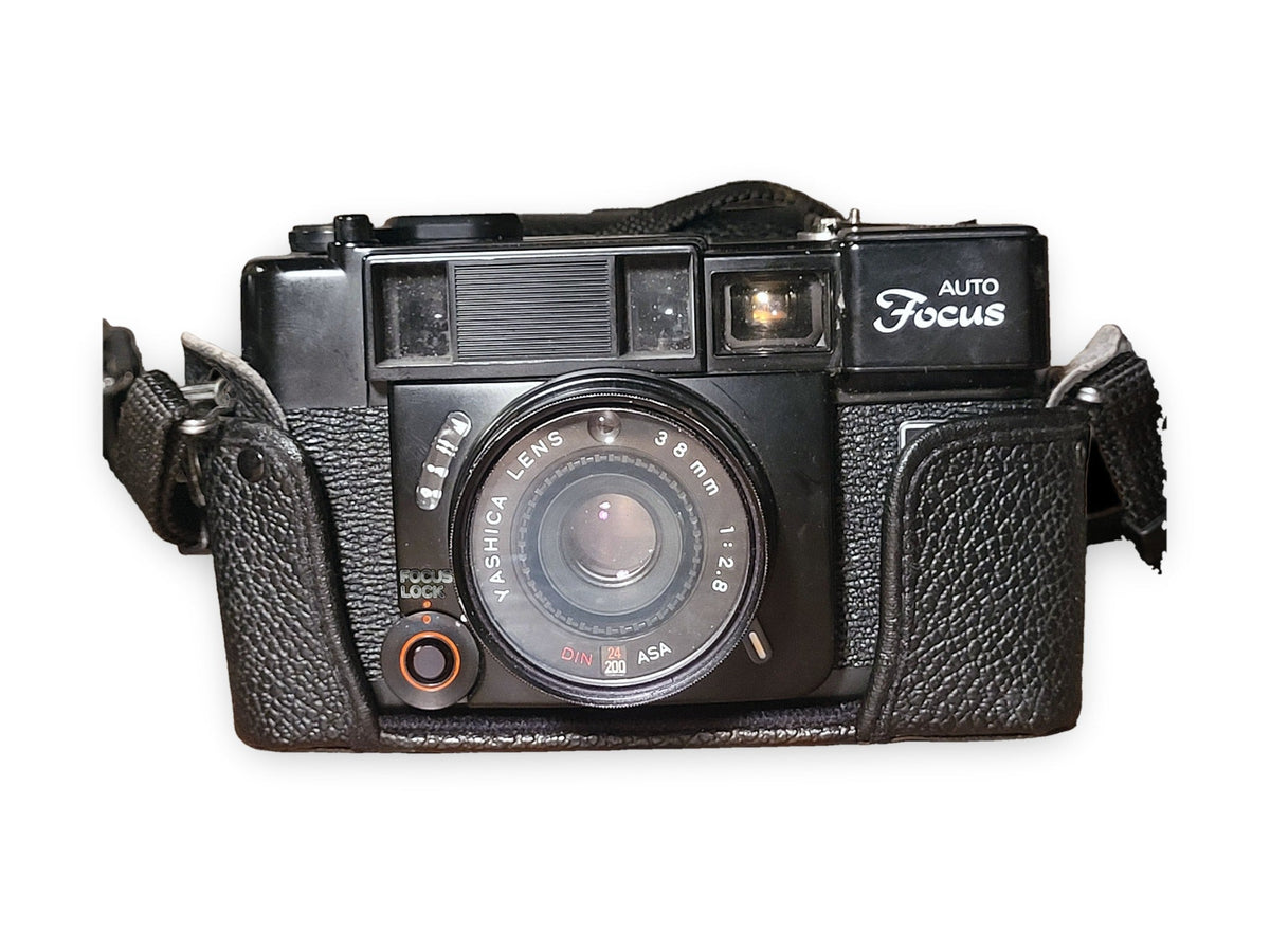 Yashica Auto Focus 35mm Compactcamera 38mm f/2.8 – vintage analoge camera bij De Majum Rotterdam