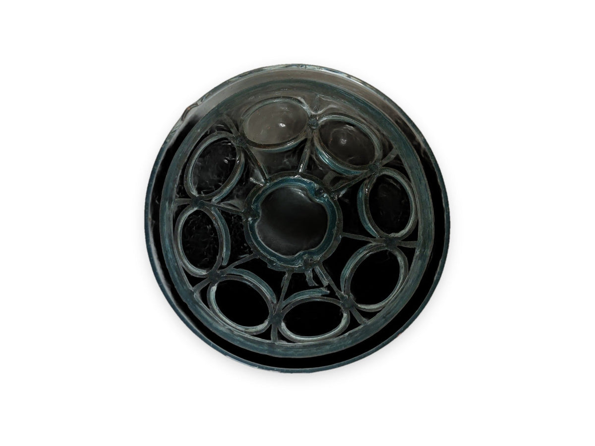 Bovenaanzicht ronde glazen schaal met reliëf, diameter 18 cm
