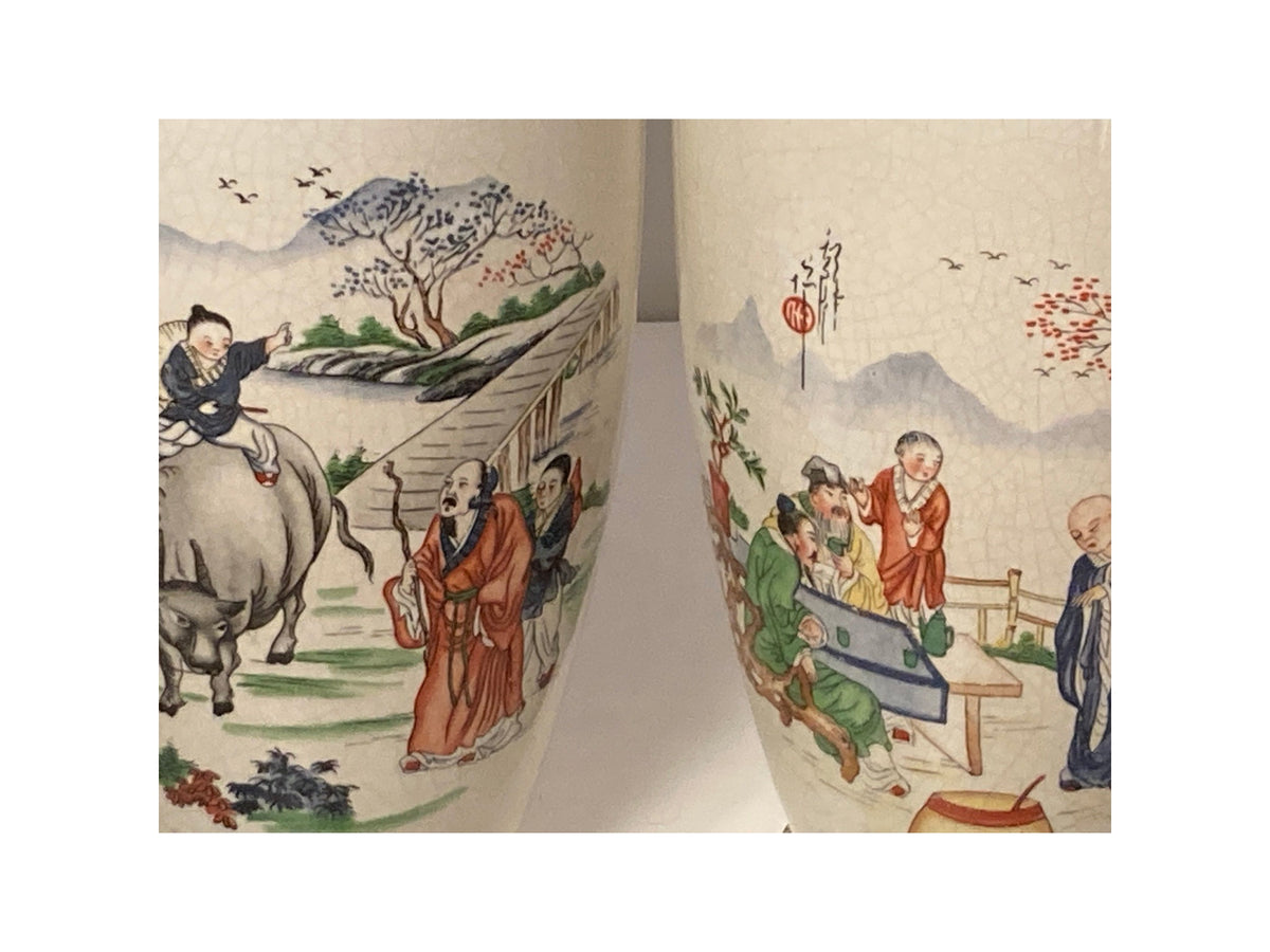 Paar Chinese porseleinen vazen – figuurdecor