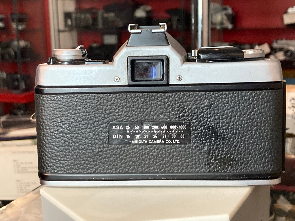 Achterzijde van de Minolta XG-1