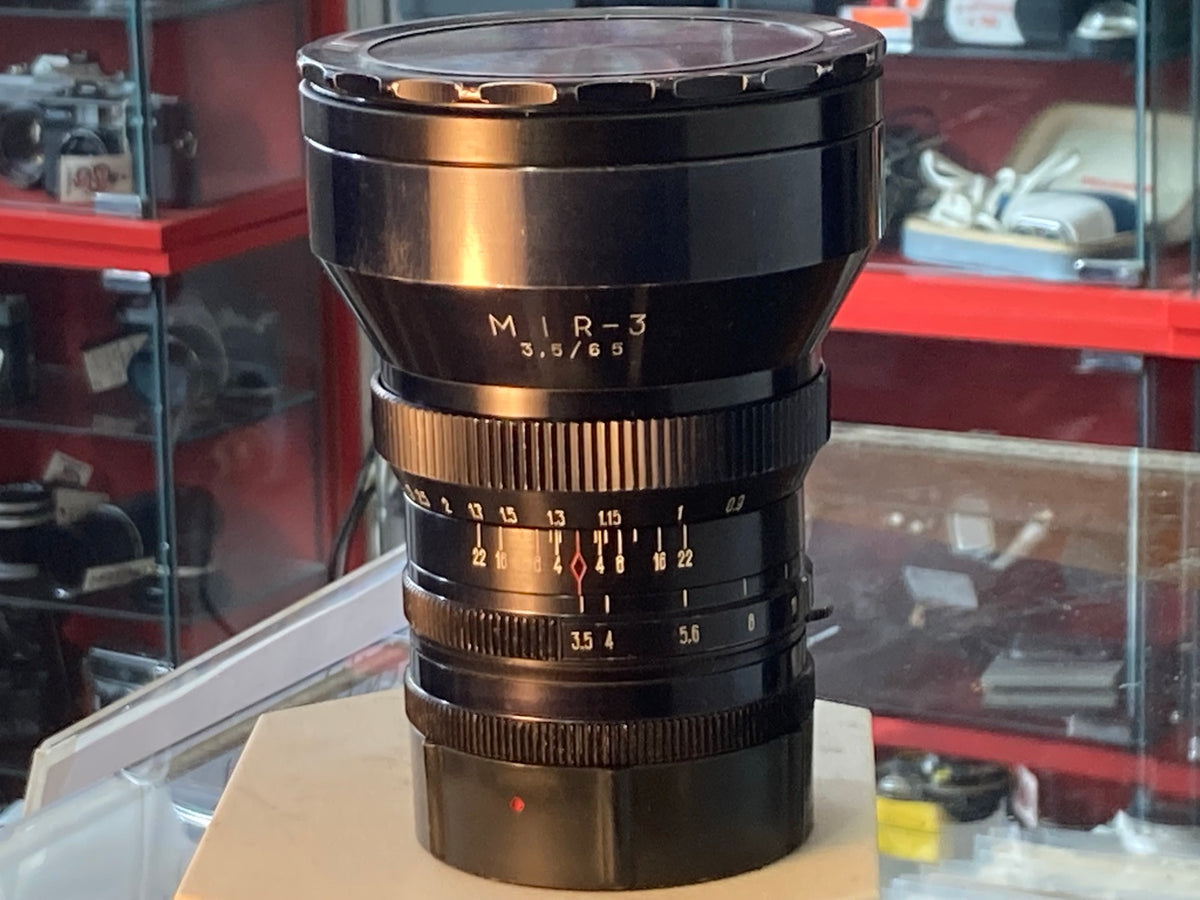 Mir-3 65mm f/3.5 voor Pentacon Six / Kiev 60 met zonnekap