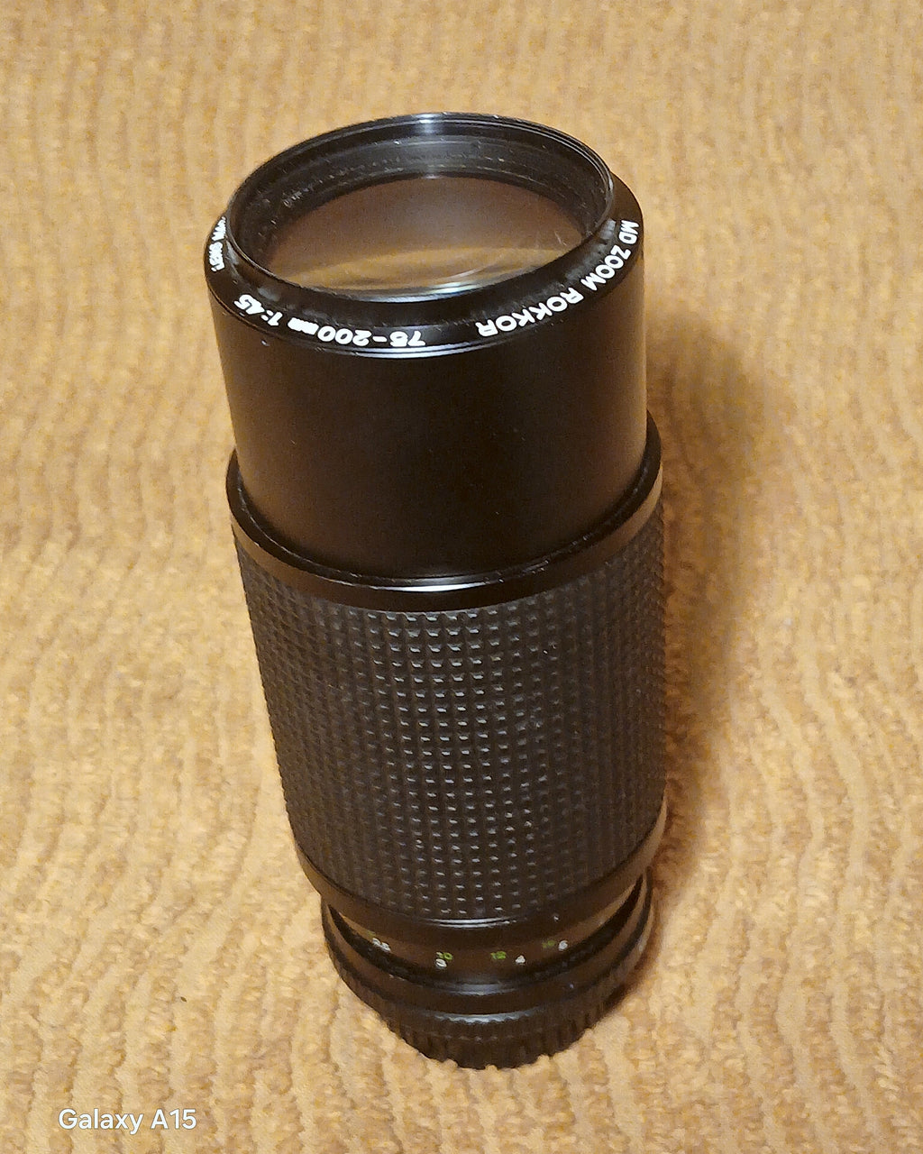 Minolta MD Zoom Rokkor 4.5/75-200mm – hoofdfoto, 4:5 uitsnede