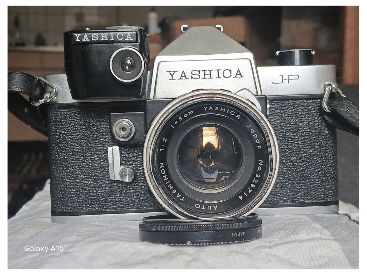 Yashica J-P 35mm SLR Camera met Yashinon 2/5cm – foto 1