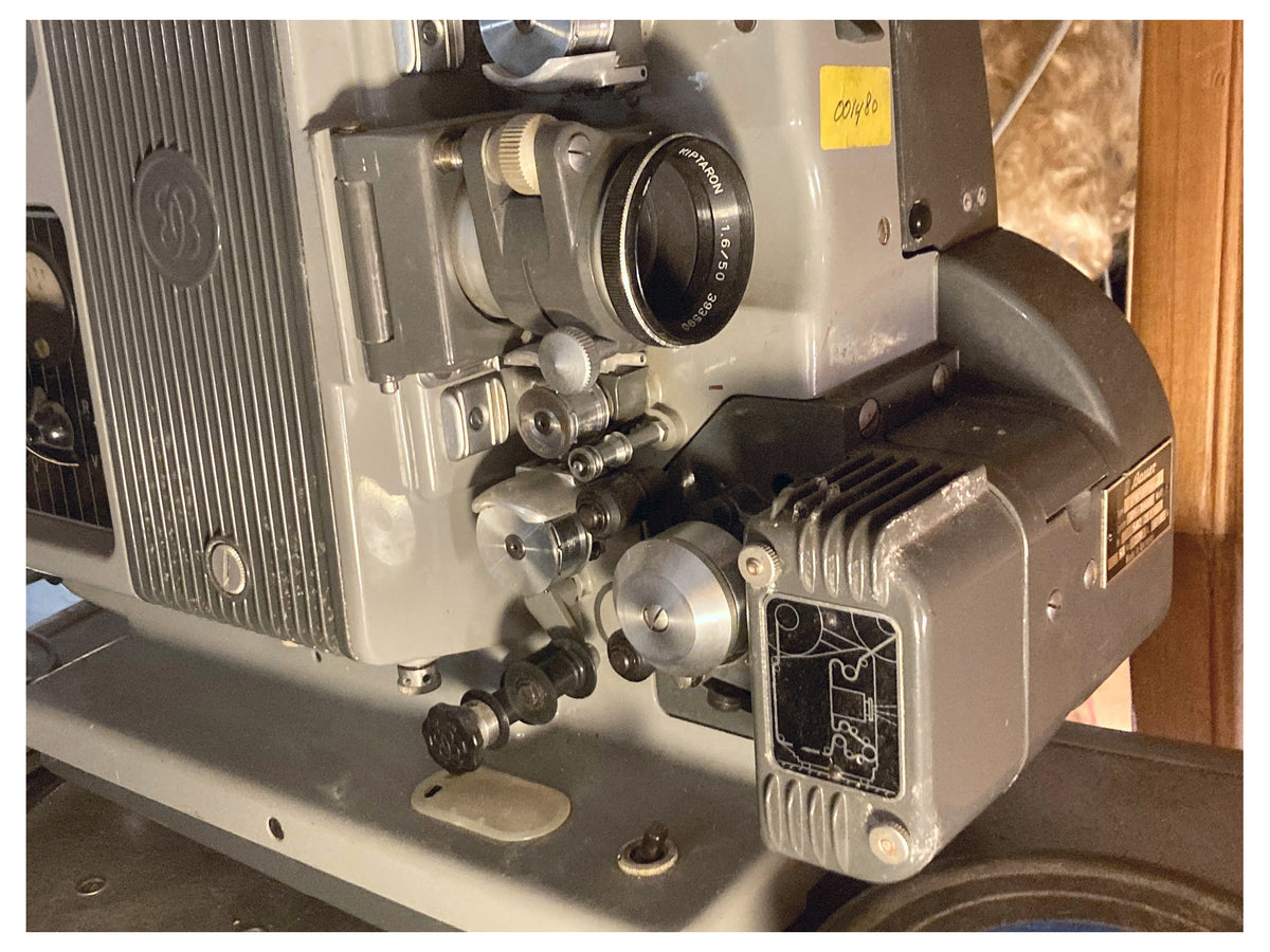 Bauer P5 16mm filmprojector met Kiptaron lens en originele transportkoffer – foto 4 van 7