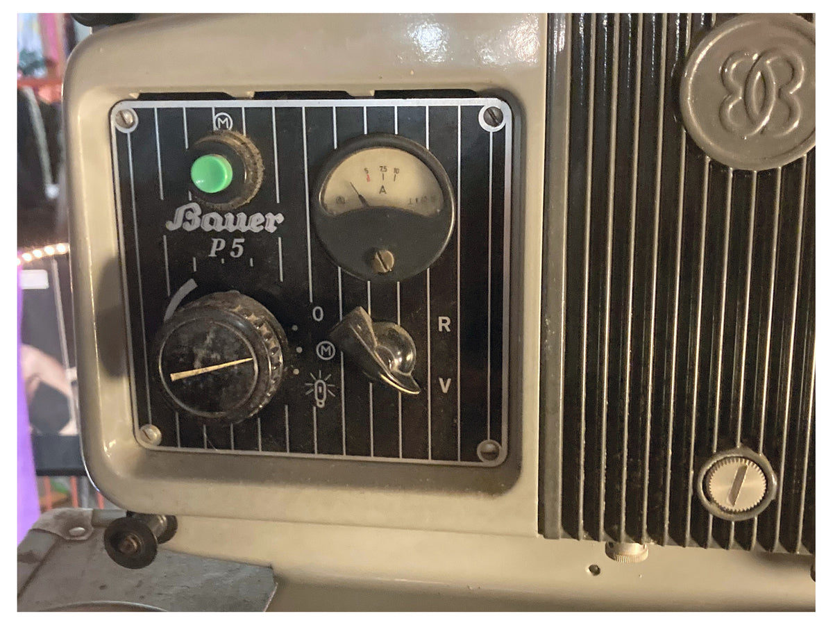 Bauer P5 16mm filmprojector met Kiptaron lens en originele transportkoffer – foto 2 van 7