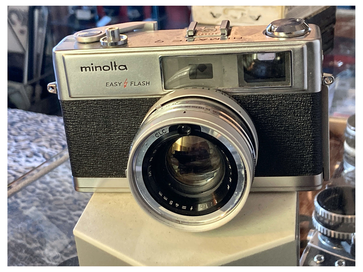 Minolta Hi-Matic 9 + Rokkor-PF 1.7/45mm – Analoge meetzoekercamera – foto 2 van 3