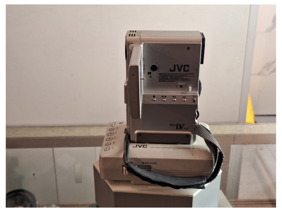 JVC GR-DVXE MiniDV videocameraset – aanvullende productfoto 2