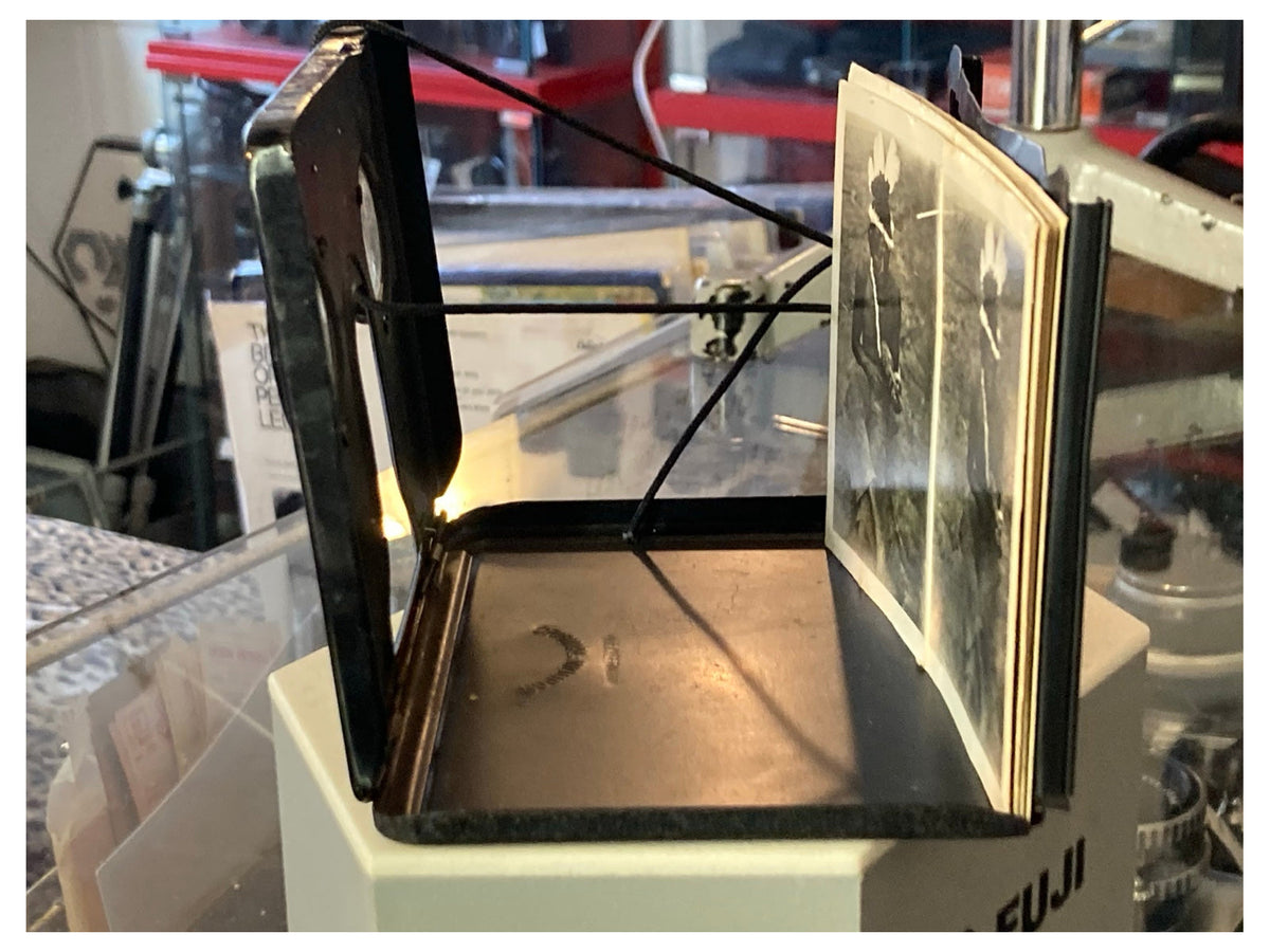 Original Indupor stereoscoop met stereofoto's - zijkant