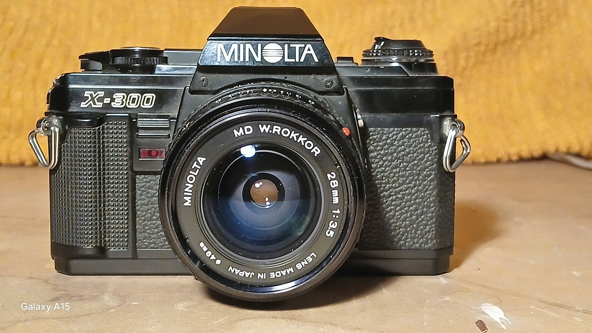 Minolta X-300 35mm Spiegelreflexcamera + MD W.Rokkor 28mm f/3.5 – foto 1