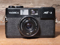 Yashica MF-2 35mm analoge camera met 4/38mm lens – vintage analoge camera bij De Majum Rotterdam