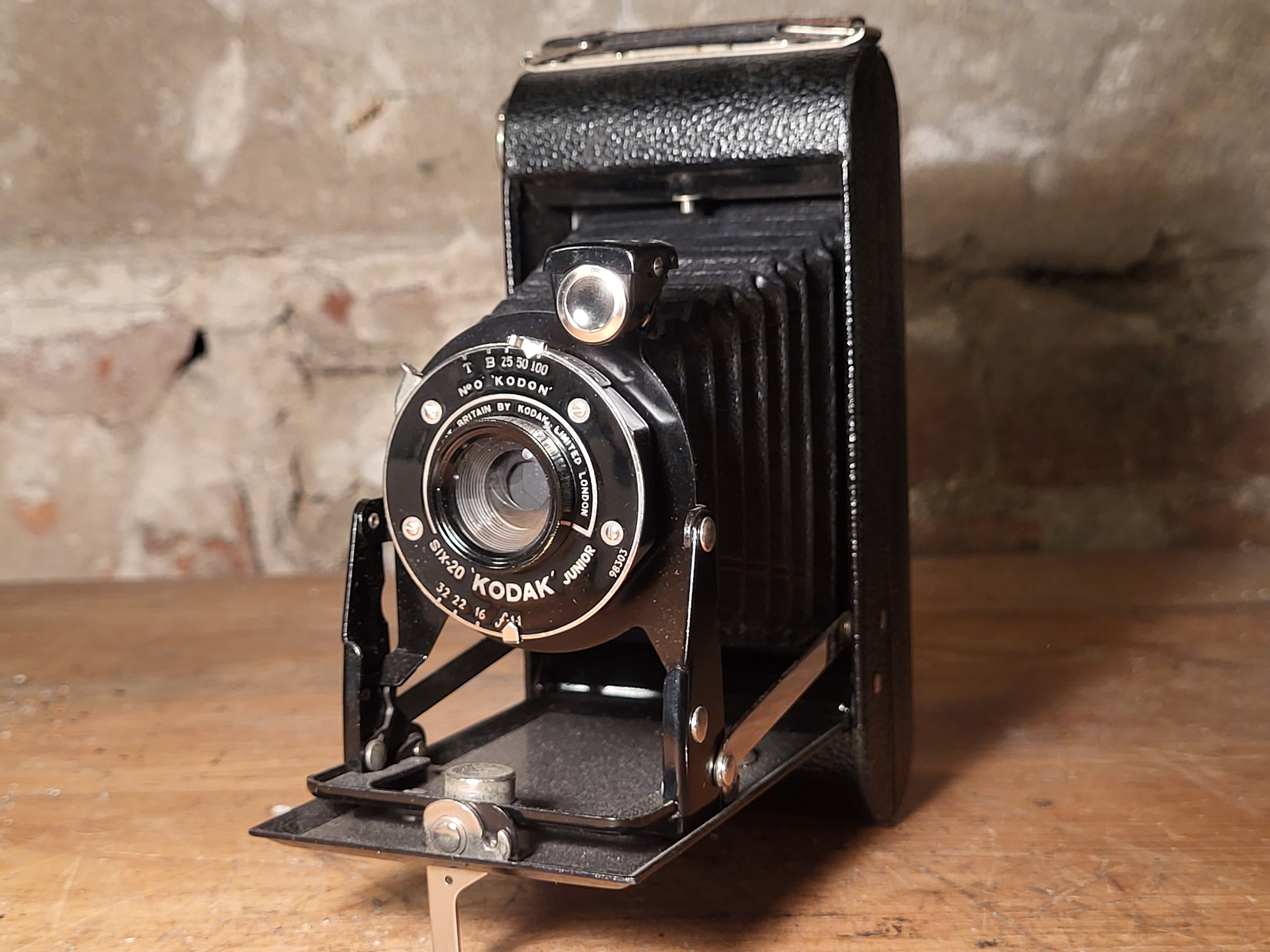 Kodak Junior Six-20 vouwcamera – vintage 620 filmcamera. – vintage analoge camera bij De Majum Rotterdam