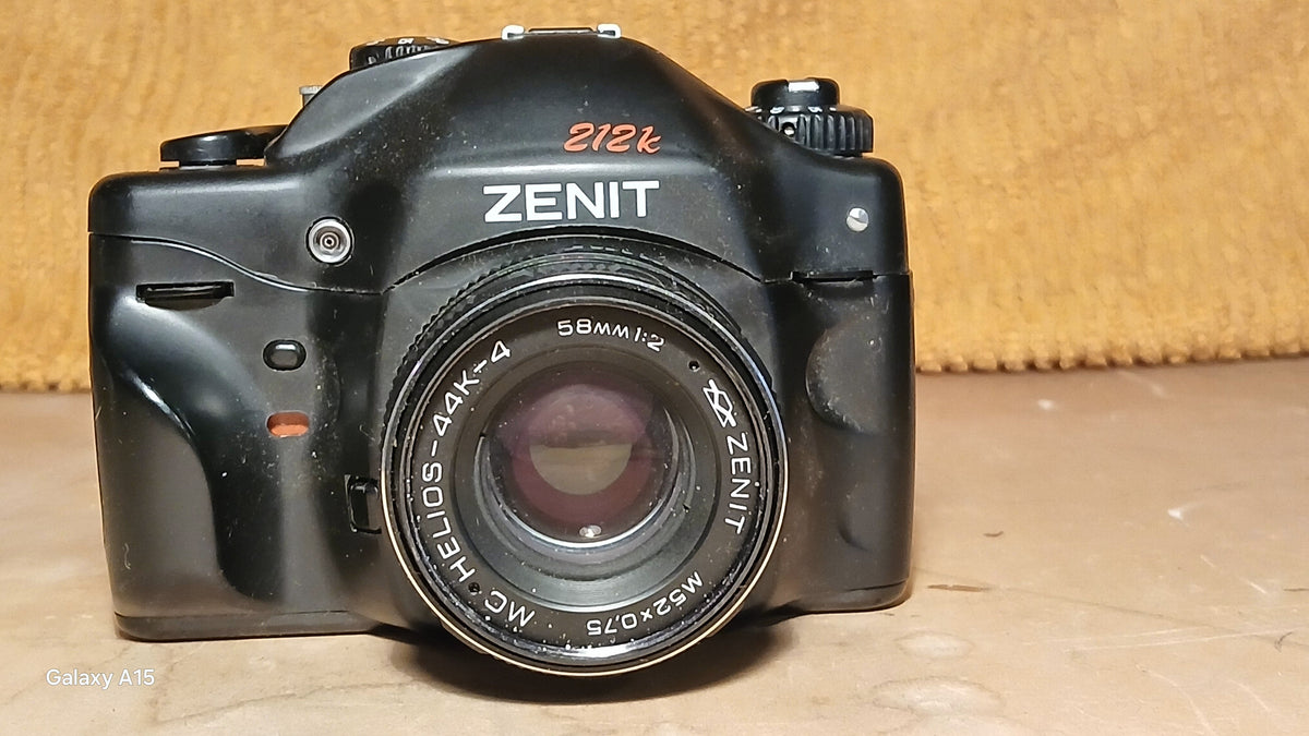 Zenit 212K 35mm SLR + MC Helios-44K-4 58mm f/2 – foto 1