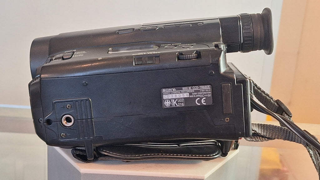 Sony Handycam CCD-TR680E Hi8 videocamera – aanvullende productfoto 6