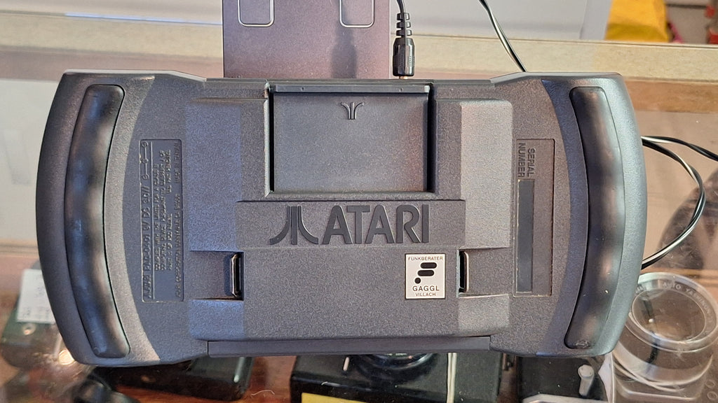 Atari Lynx II handheld spelcomputer met accessoires – aanvullende productfoto 3