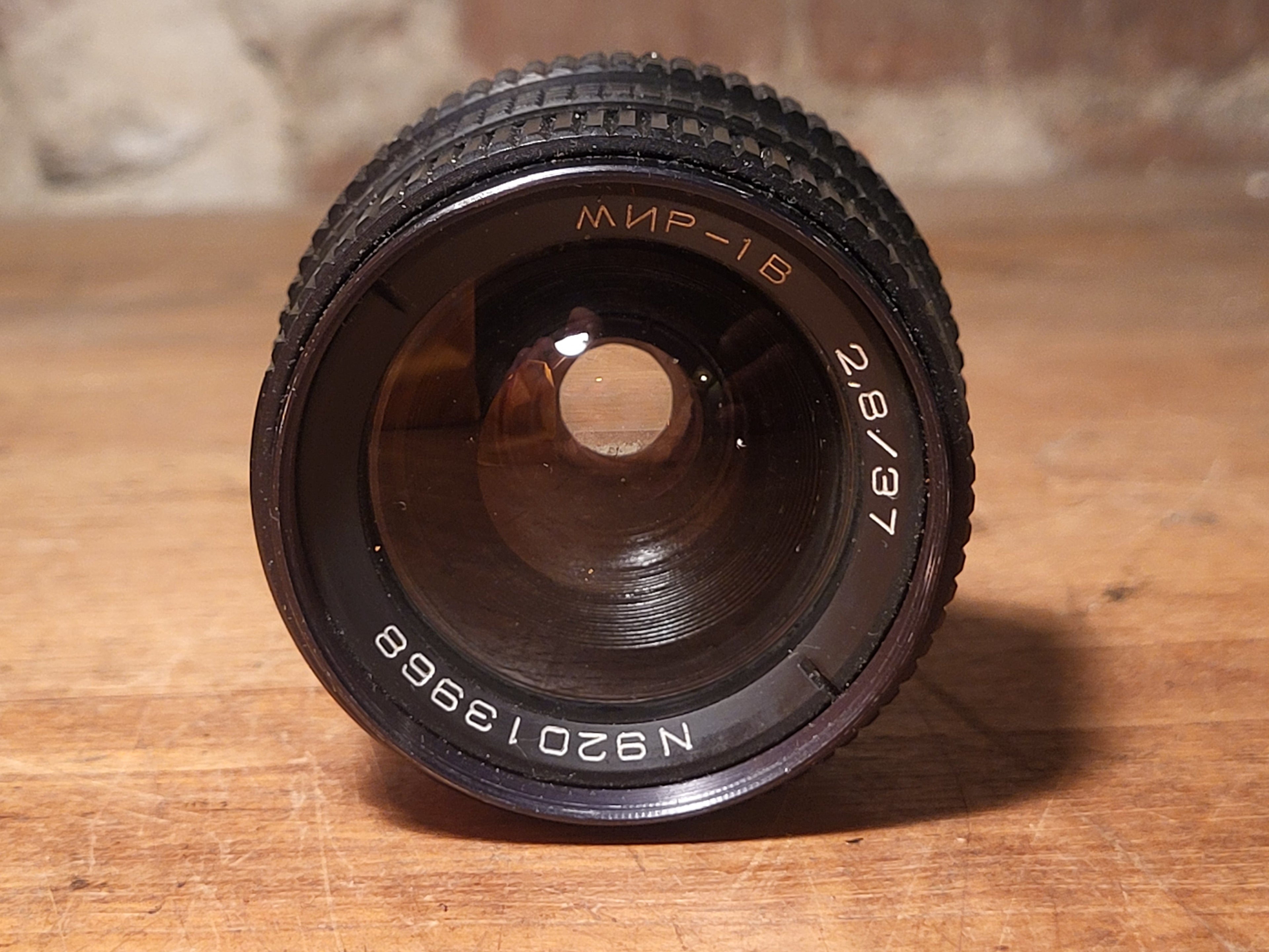Mir-1V 37mm f/2.8 M42 Vintage Soviet Wide Angle – vintage analoge camera bij De Majum Rotterdam