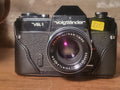 Voigtländer VSL 1 35mm SLR met Color-Ultron 50mm f/1.8 – vintage analoge camera bij De Majum Rotterdam