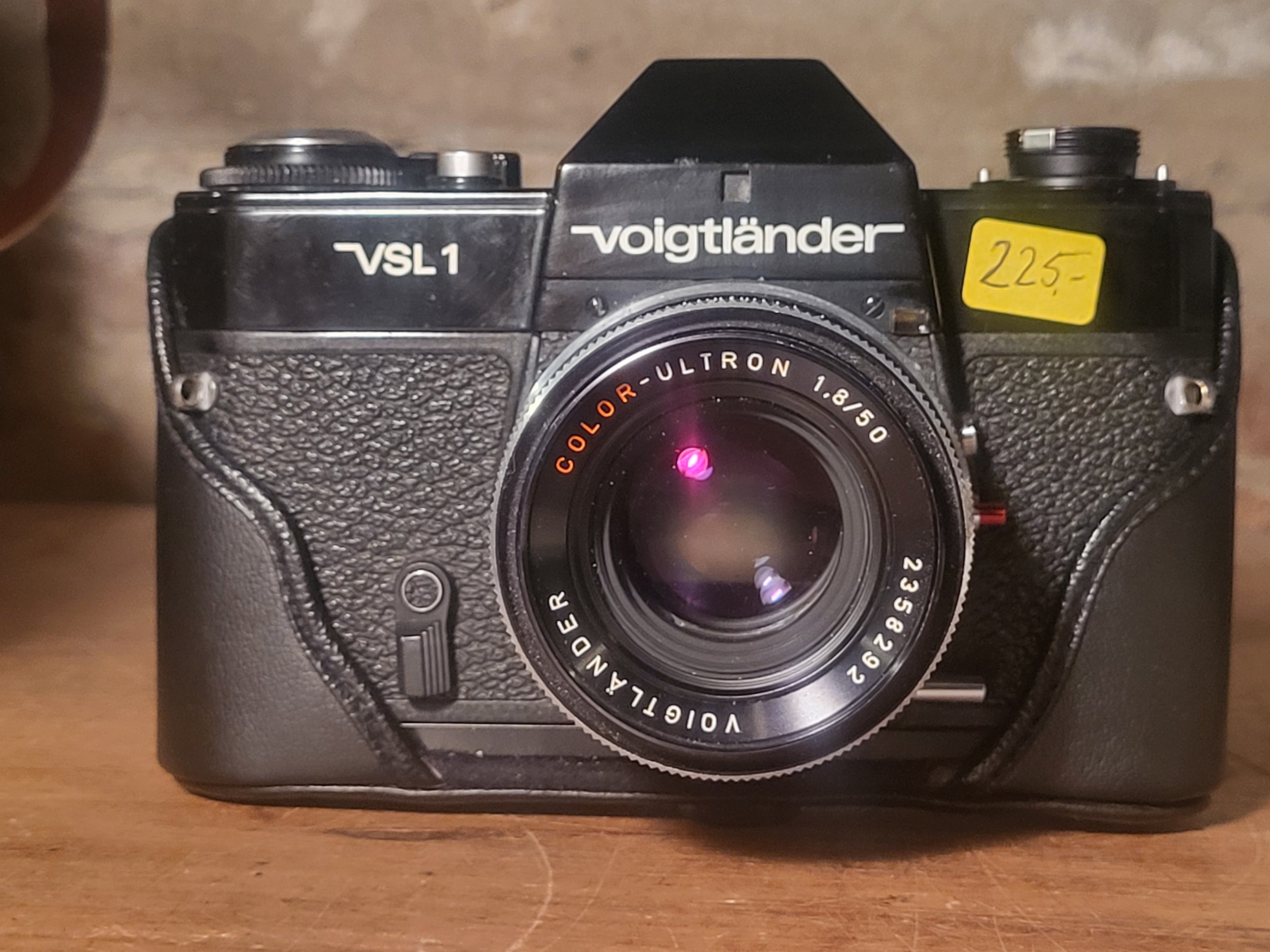 Voigtländer VSL 1 35mm SLR met Color-Ultron 50mm f/1.8 – vintage analoge camera bij De Majum Rotterdam
