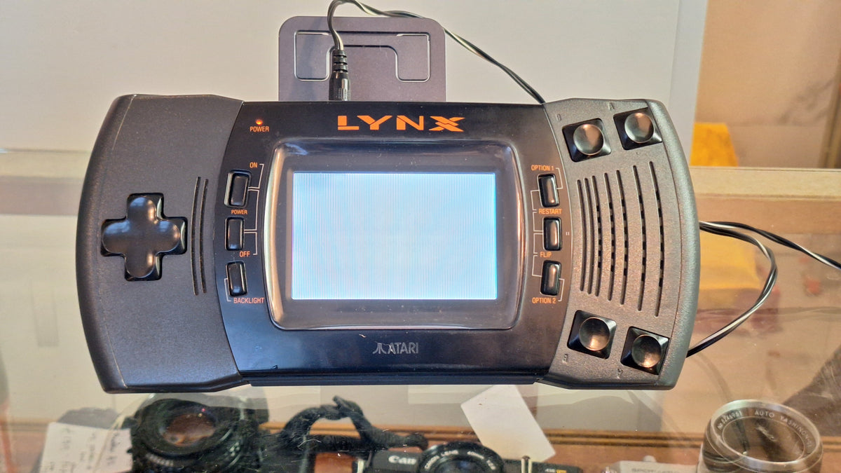 Atari Lynx II handheld spelcomputer met accessoires – aanvullende productfoto 2