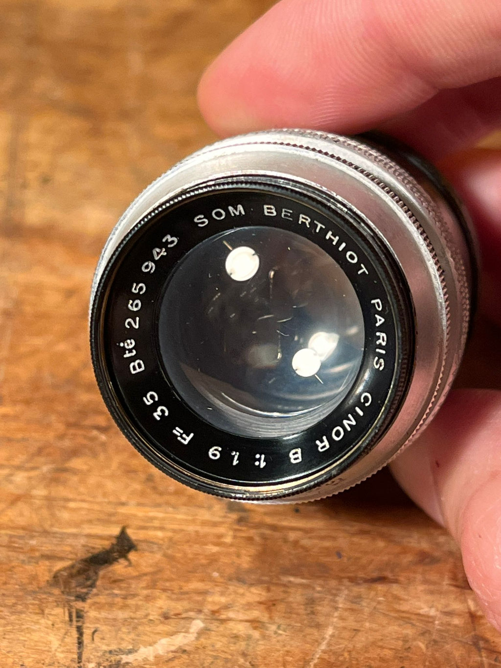 SOM Berthiot Paris Cinor B 1.9/35mm Cine Lens met zonnekap